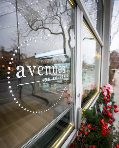 Avenue Bakery on Fourth